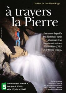 À travers la Pierre
